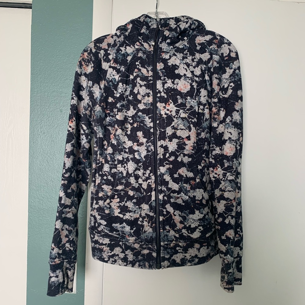 Lululemon Scuba Hoodie, Size 8